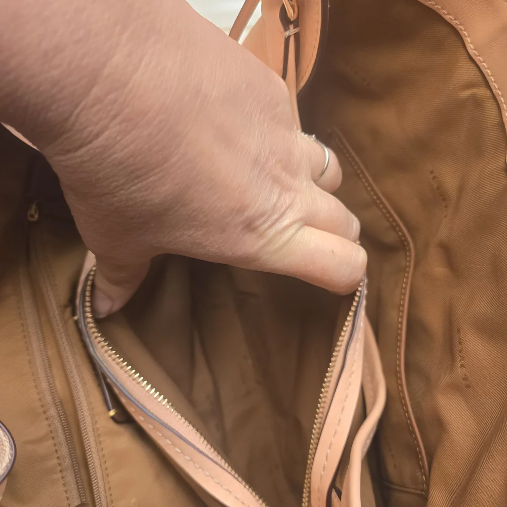 Coach Blush Pink Shoulder Bag with Gold Accents - Picture 5 of 11